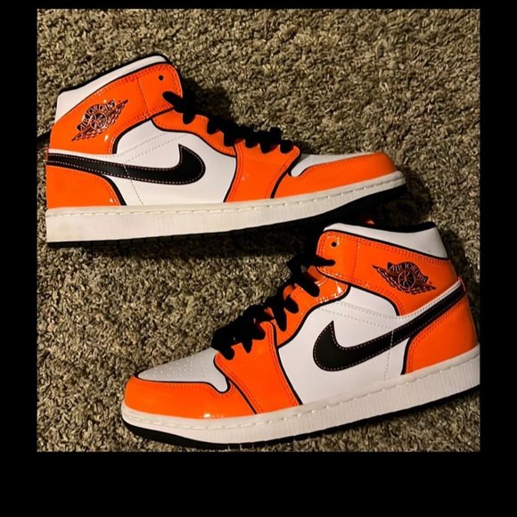 Air Jordan 1 Turf Orange Mid SE size 9 (men's) - Picture 1 of 6